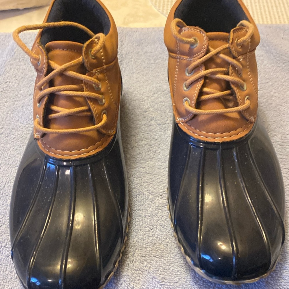 Ladies large Tommy Hilfiger waterproof boots.